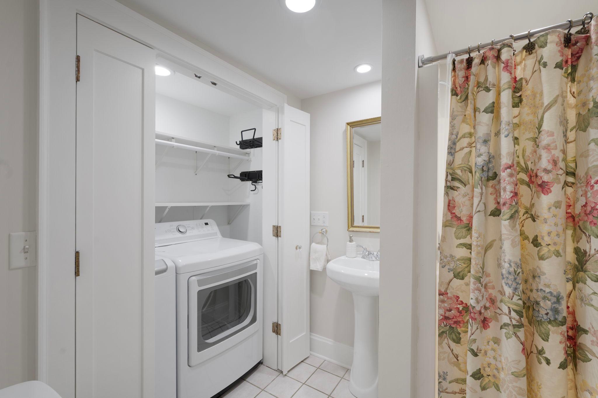 Saint Paul, Minnesota, 55105, United States, 4 Bedrooms Bedrooms, ,2 BathroomsBathrooms,Residential,For Sale,1919554
