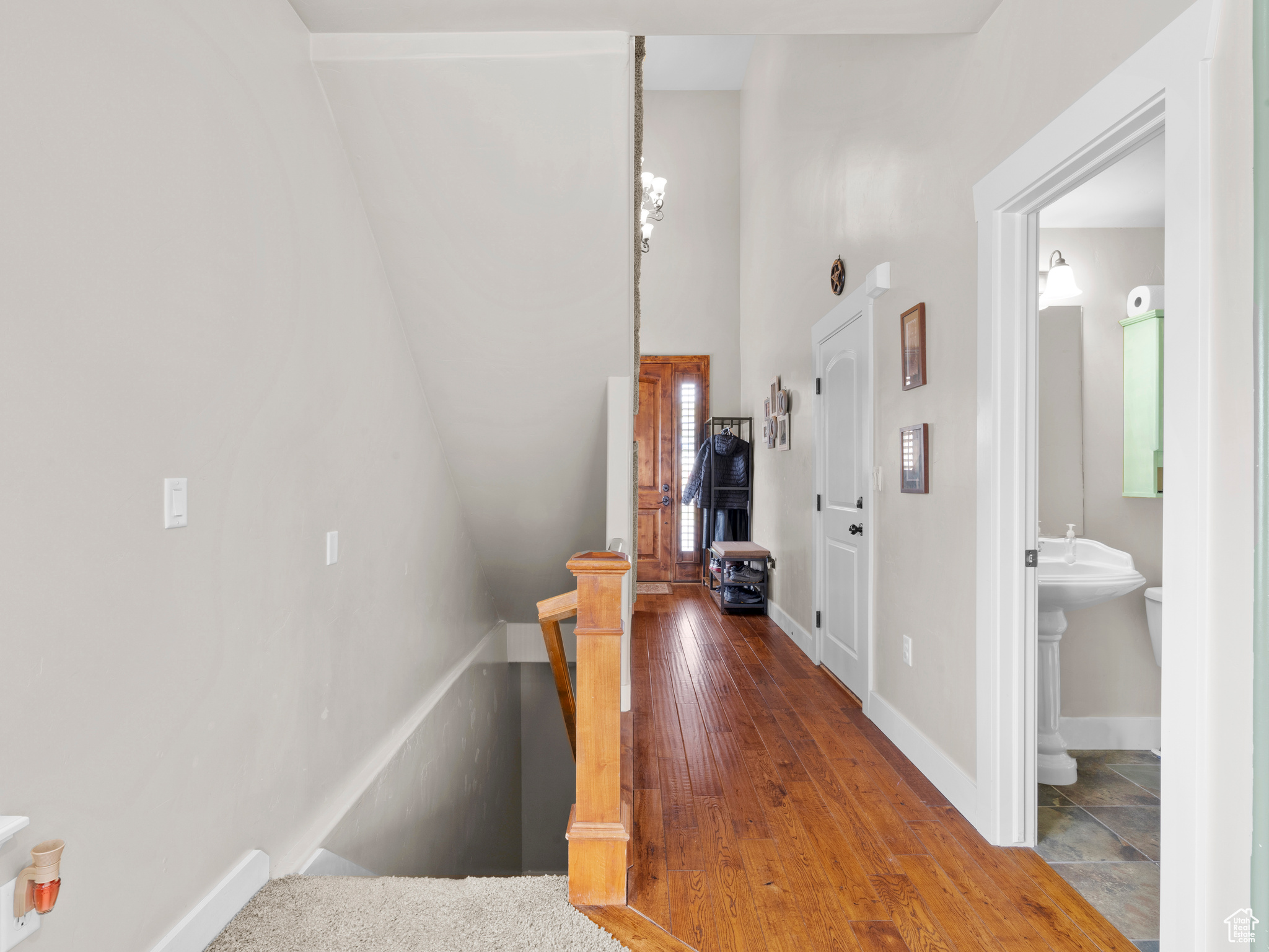 Salt Lake City, Utah, 84117, United States, 3 Bedrooms Bedrooms, ,4 BathroomsBathrooms,Residential,For Sale,1795285