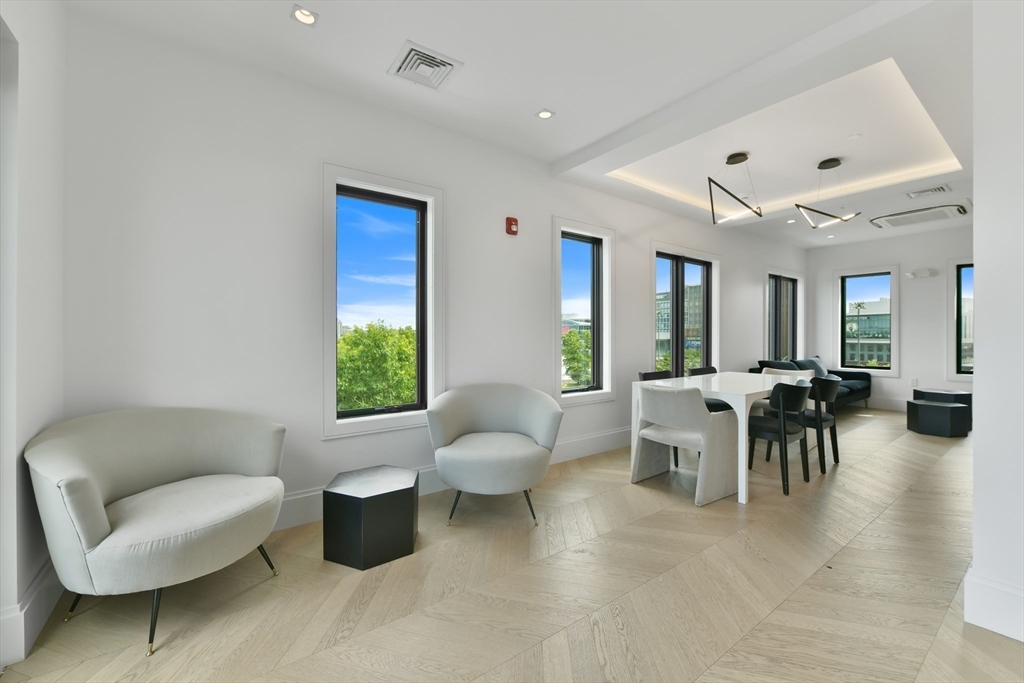 Boston, Massachusetts, 02135, United States, 2 Bedrooms Bedrooms, ,2 BathroomsBathrooms,Residential,For Sale,1981141