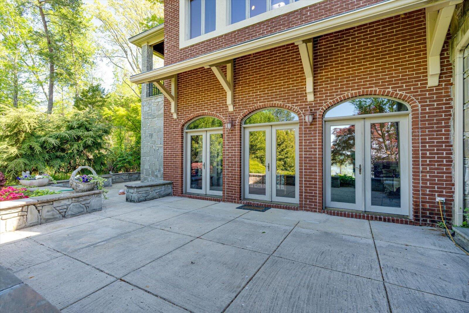 Guild, Tennessee, 37340, United States, 4 Bedrooms Bedrooms, ,5 BathroomsBathrooms,Residential,For Sale,2040612