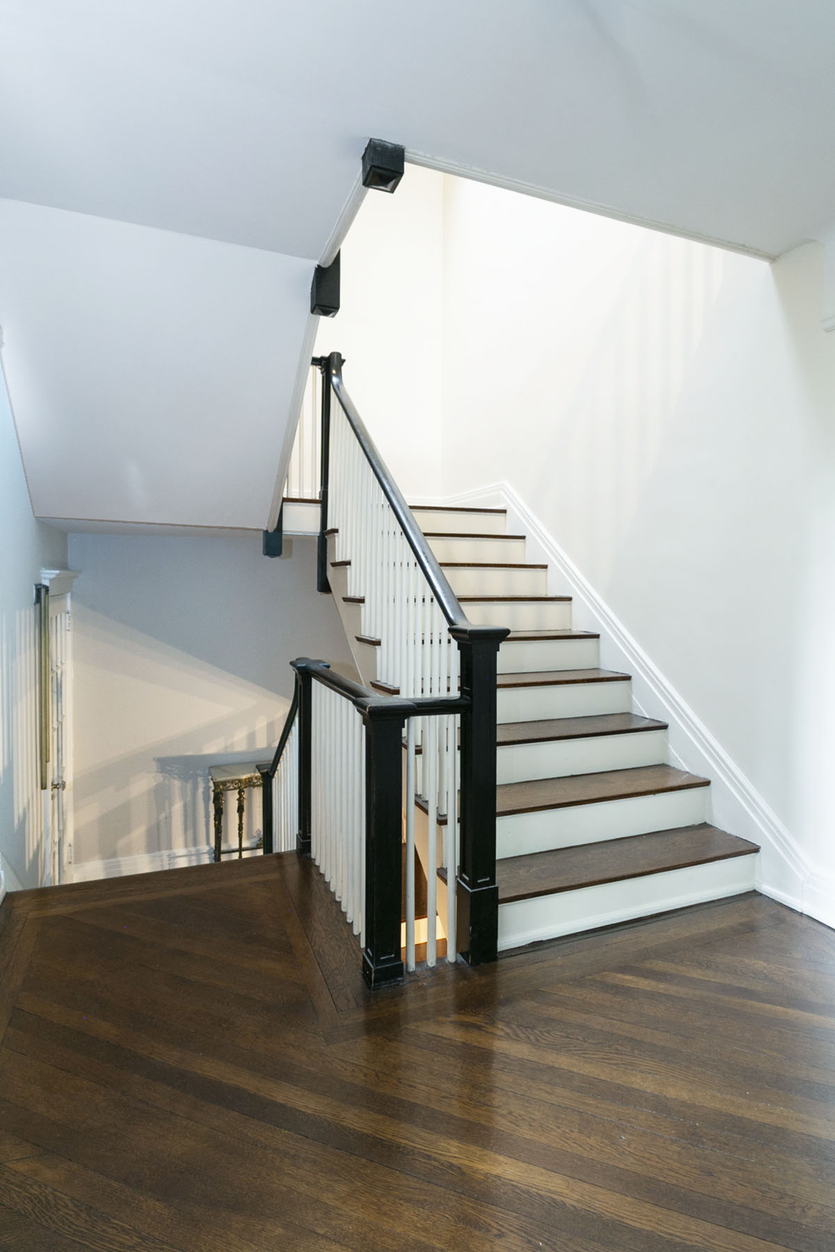  “FOREST HILLS GARDENS FIELDSTONE TOWNHOUSE” - 物件實景