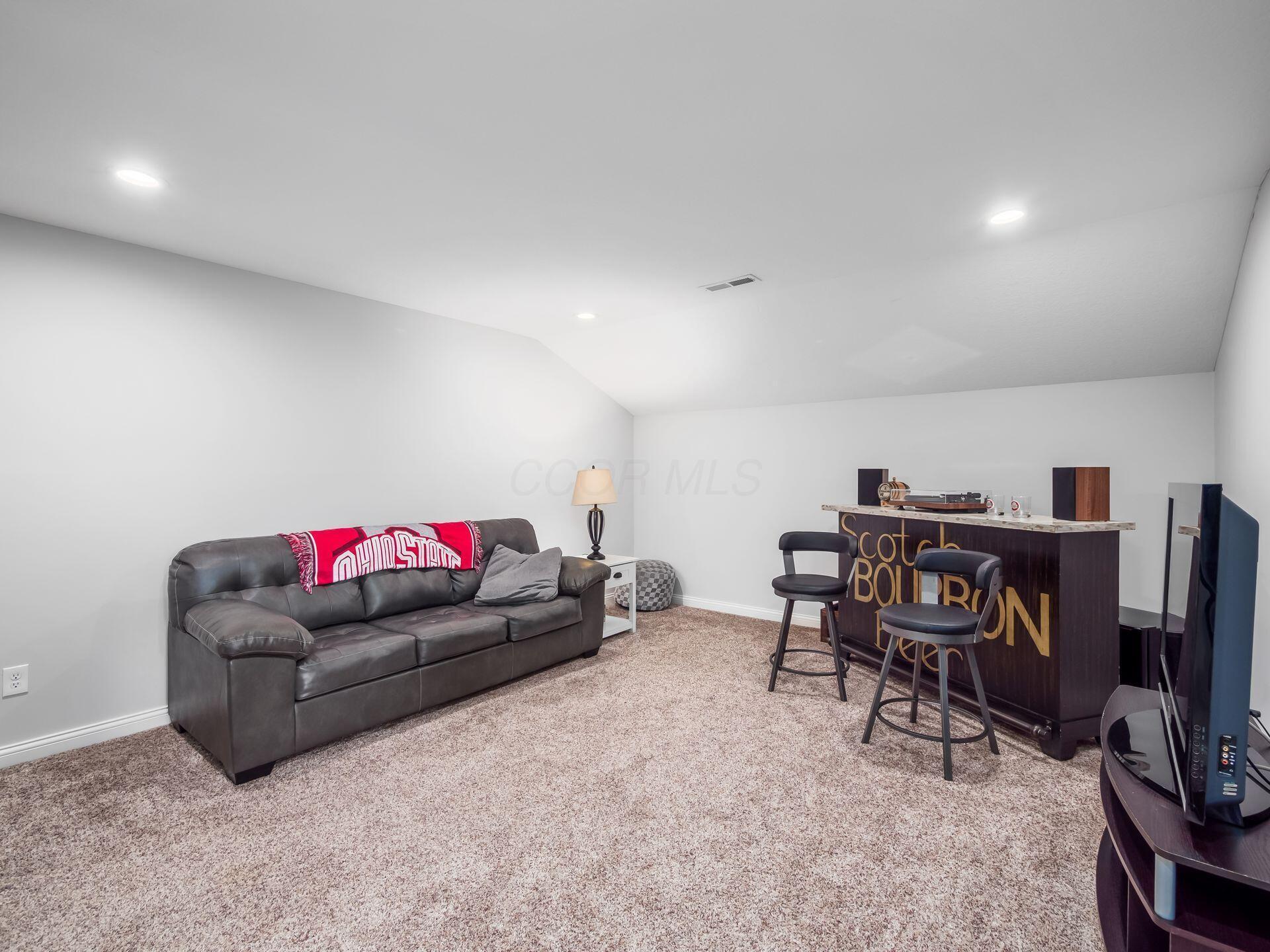 Dublin, Ohio, 43016, United States, 3 Bedrooms Bedrooms, ,3 BathroomsBathrooms,Residential,For Sale,1987850