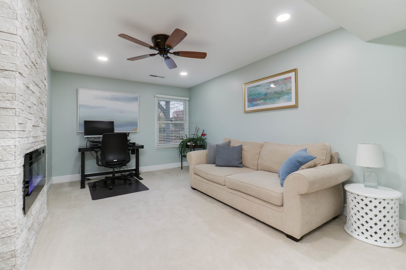 Bloomington, Illinois, 61704, United States, 5 Bedrooms Bedrooms, ,4 BathroomsBathrooms,Residential,For Sale,1991973