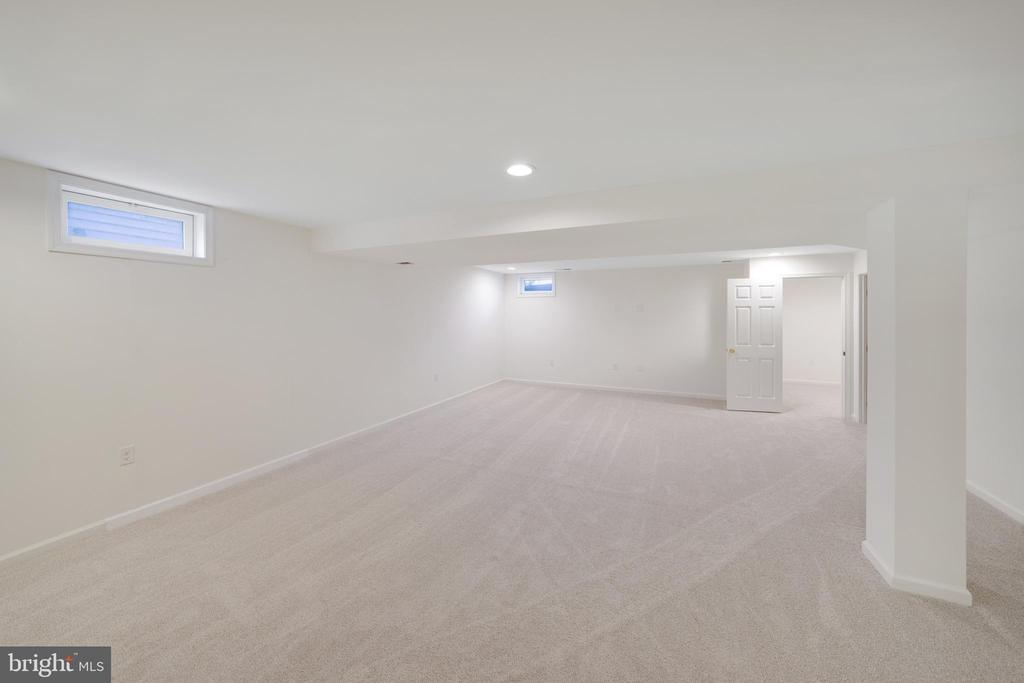 Milton, Delaware, 19968, United States, 4 Bedrooms Bedrooms, ,4 BathroomsBathrooms,Residential,For Sale,1999032