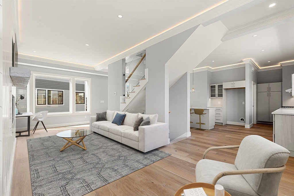 Waltham, Massachusetts, 02453, United States, 4 Bedrooms Bedrooms, ,4 BathroomsBathrooms,Residential,For Sale,1906514