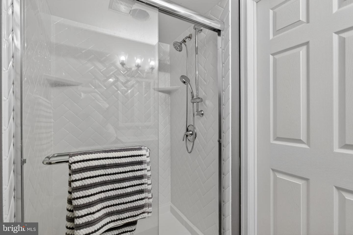 WILMINGTON, Delaware, 19806, United States, 4 Bedrooms Bedrooms, ,4 BathroomsBathrooms,Residential,For Sale,2048566