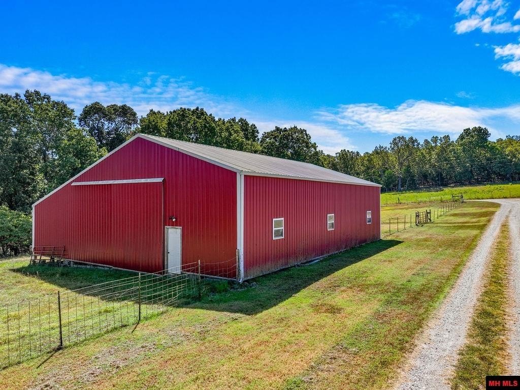 Gainesville, Missouri, 65655, United States, 4 Bedrooms Bedrooms, ,3 BathroomsBathrooms,Residential,For Sale,1979779