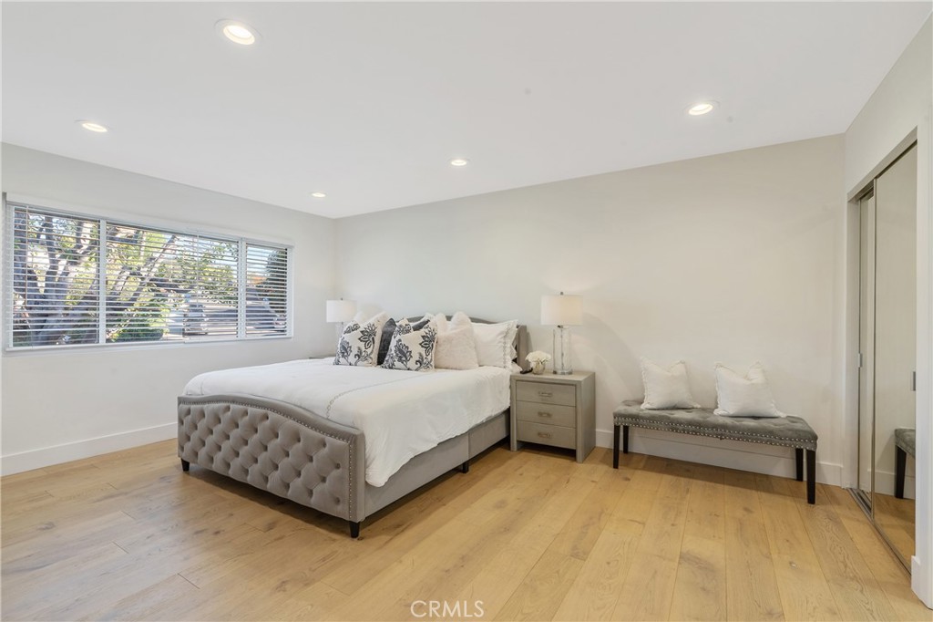 Woodland Hills, California, 91367, United States, 5 Bedrooms Bedrooms, ,4 BathroomsBathrooms,Residential,For Sale,2003511