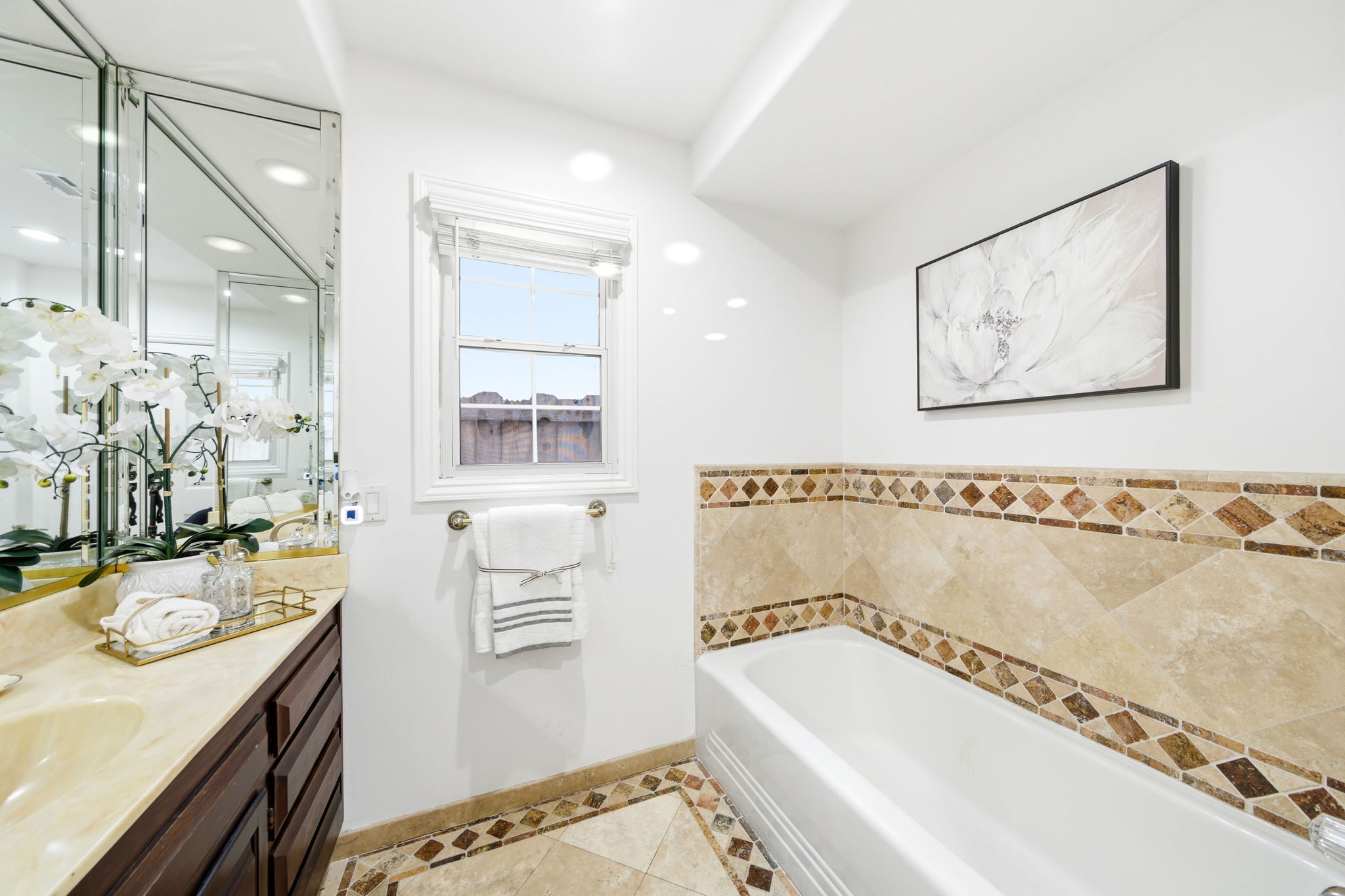  4115 Laurelgrove Ave - 物件實景