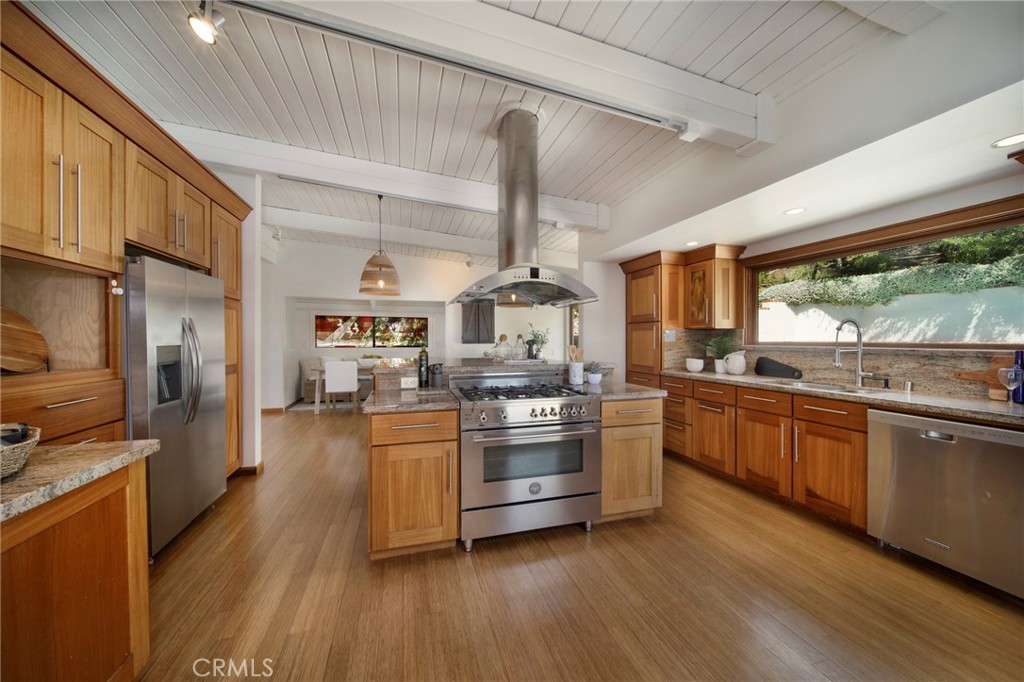 Laguna Beach, California, 92651, United States, 3 Bedrooms Bedrooms, ,3 BathroomsBathrooms,Residential,For Sale,1927395