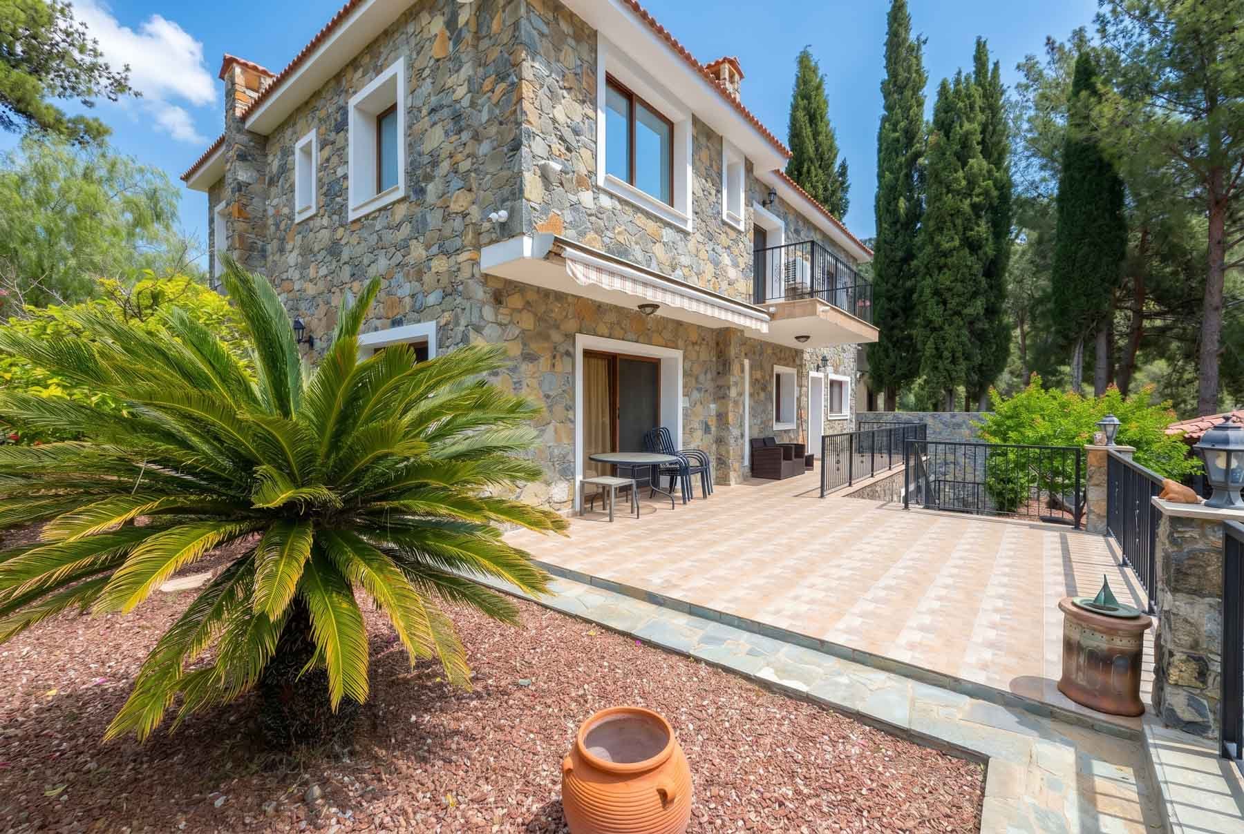 5 Bedroom Stone Villa with Pool near Troodos in Moniatis, Limassol - 物件實景