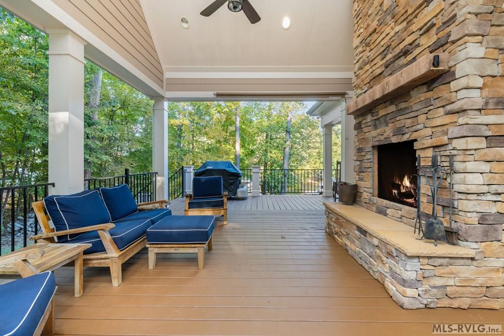 Boydton, Virginia, 23917, United States, 5 Bedrooms Bedrooms, ,4 BathroomsBathrooms,Residential,For Sale,1991597