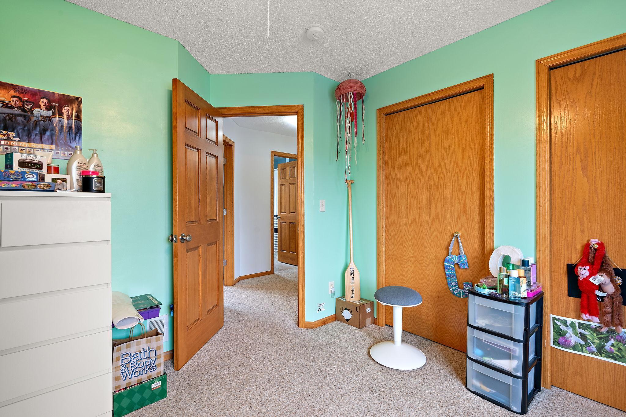 Oakdale, Minnesota, 55128, United States, 4 Bedrooms Bedrooms, ,4 BathroomsBathrooms,Residential,For Sale,1879213