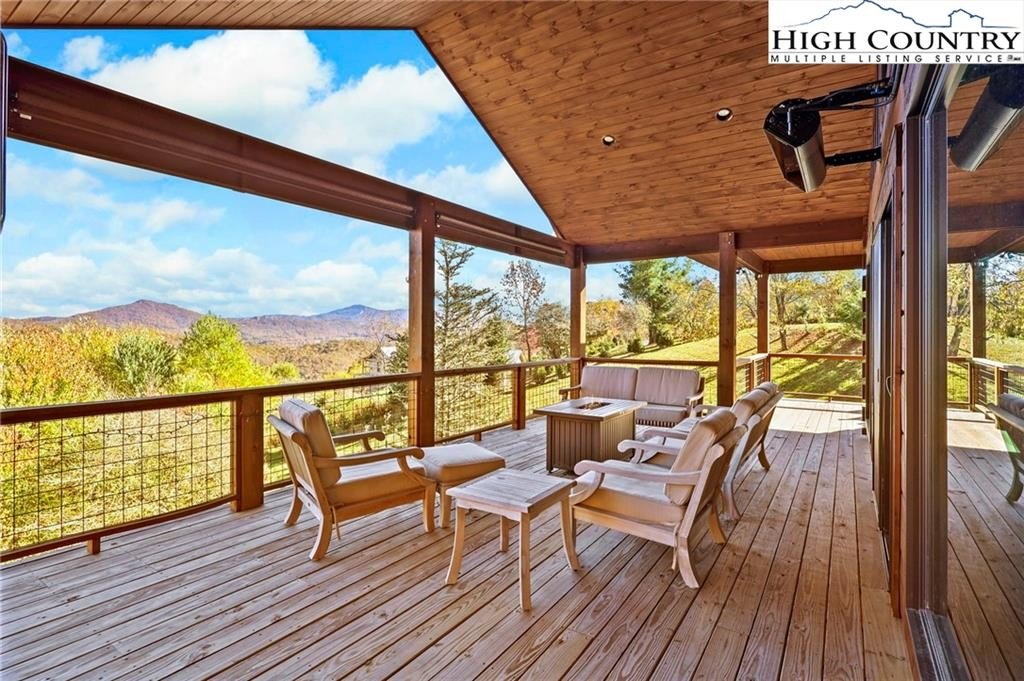 Banner Elk, North Carolina, 28604, United States, 4 Bedrooms Bedrooms, ,5 BathroomsBathrooms,Residential,For Sale,1977191