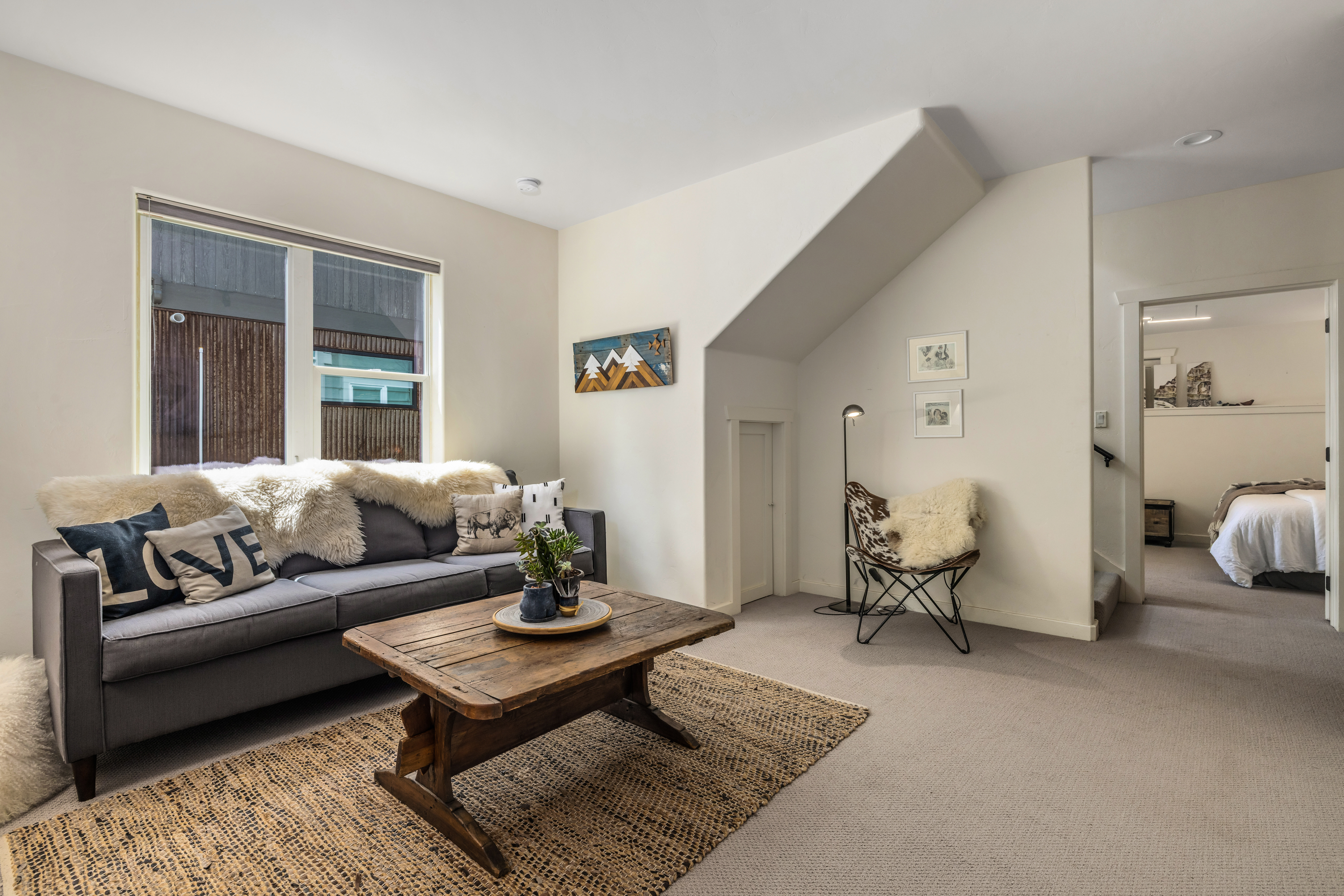  Mountain Views, Unique, Warm, Inviting and Functional Floor Plan - 物件實景
