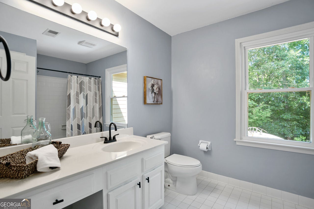 Acworth, Georgia, 30101, United States, 5 Bedrooms Bedrooms, ,4 BathroomsBathrooms,Residential,For Sale,1859098
