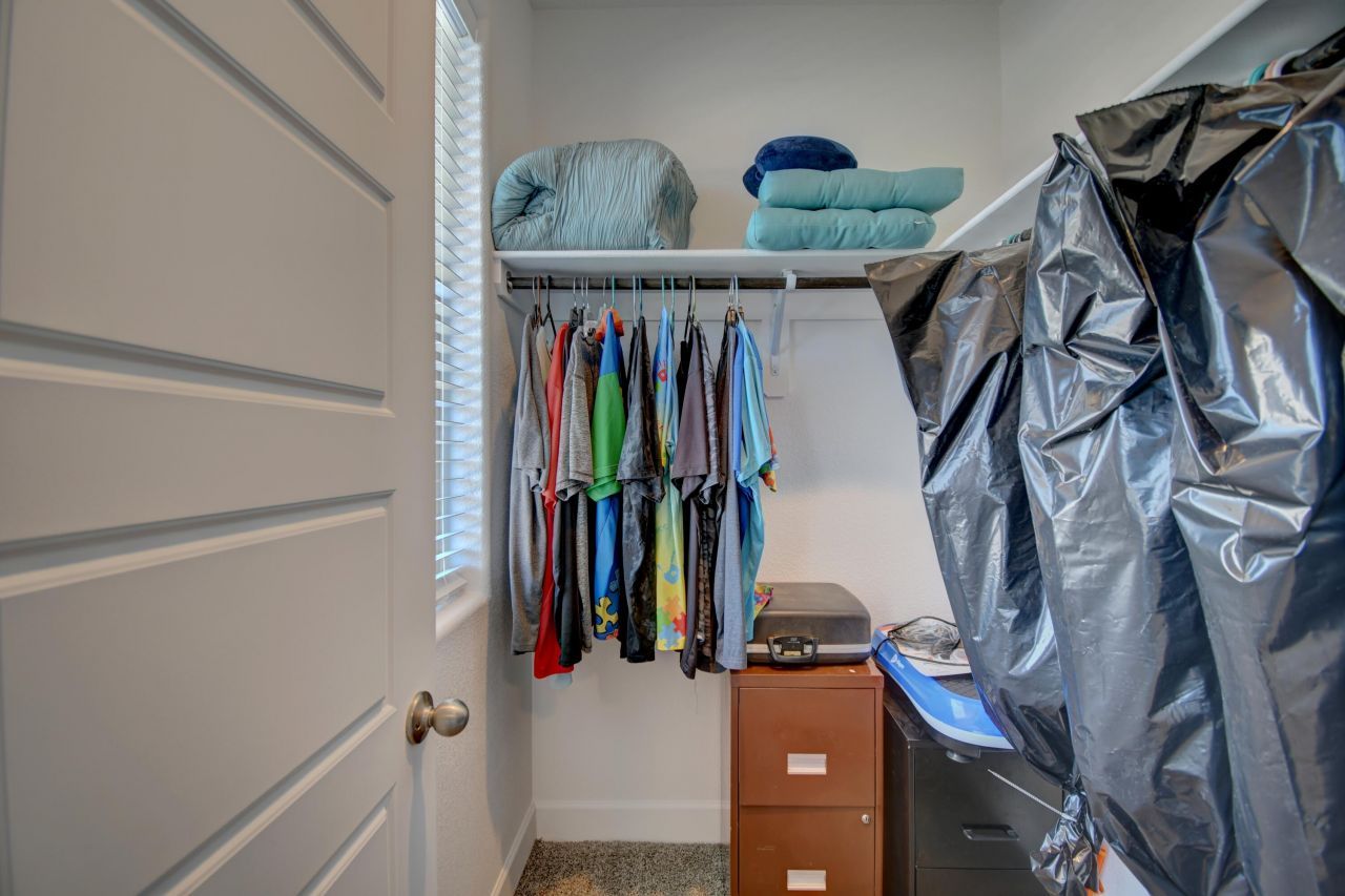 Albuquerque, New Mexico, 87114, United States, 4 Bedrooms Bedrooms, ,3 BathroomsBathrooms,Residential,For Sale,1817446