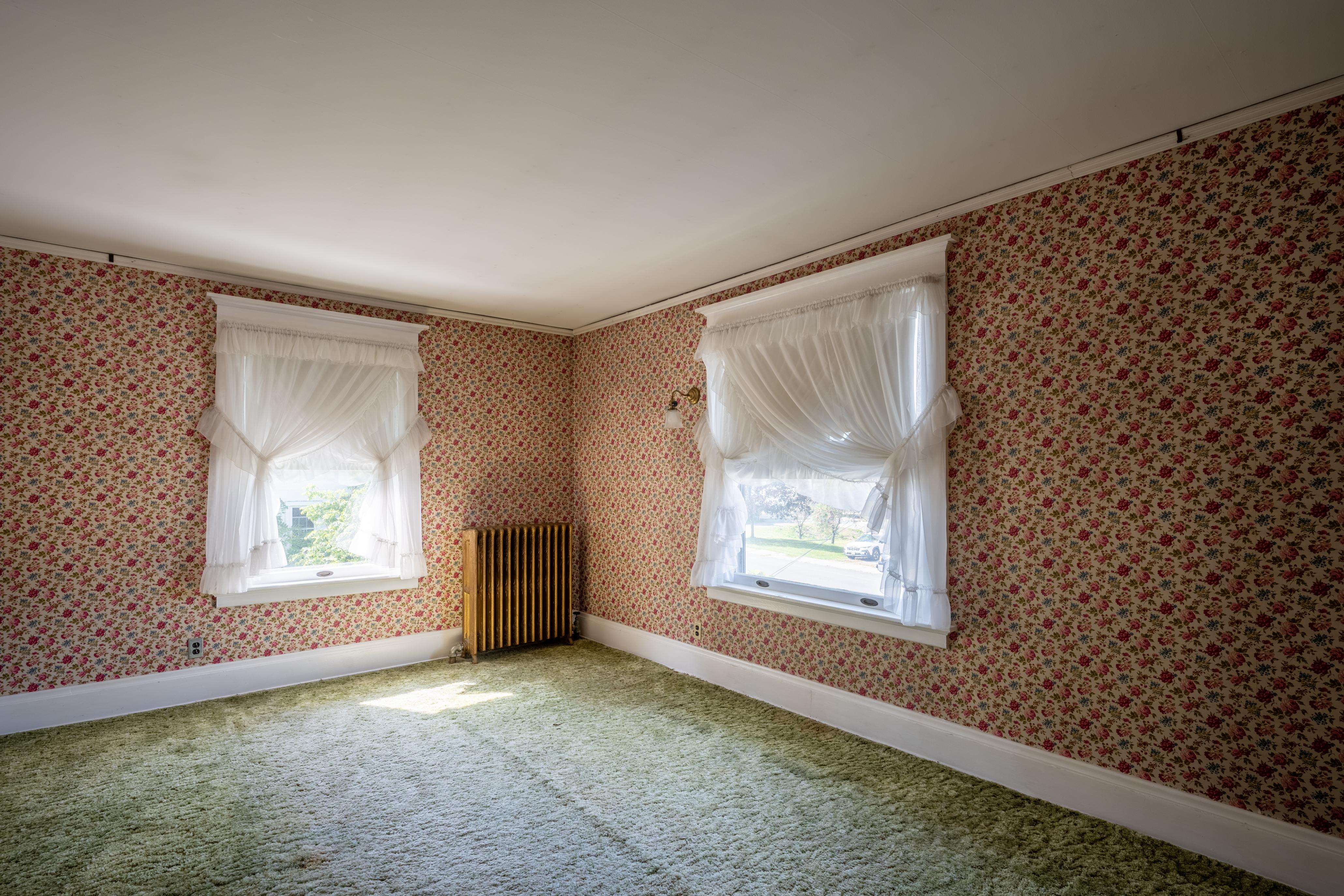  92 Champlain Avenue, Ticonderoga, NY, 12883 - 物件實景