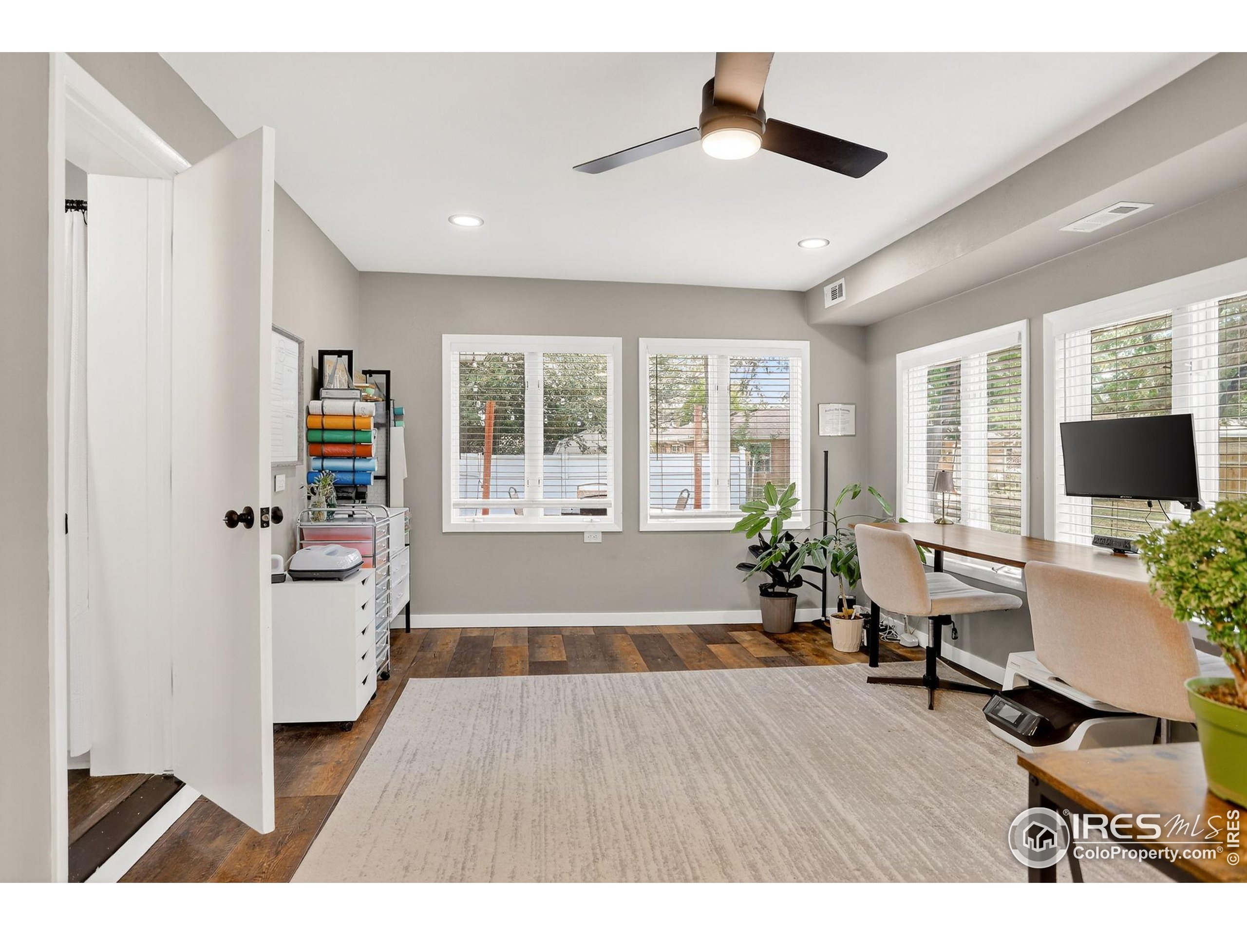 Longmont, Colorado, 80501, United States, 3 Bedrooms Bedrooms, ,1 BathroomBathrooms,Residential,For Sale,1948840