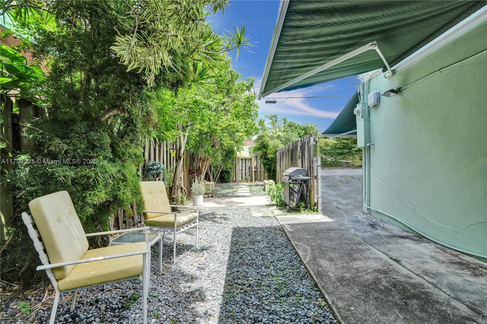 Hollywood, Florida, 33020, United States, 3 Bedrooms Bedrooms, ,3 BathroomsBathrooms,Residential,For Sale,1805248