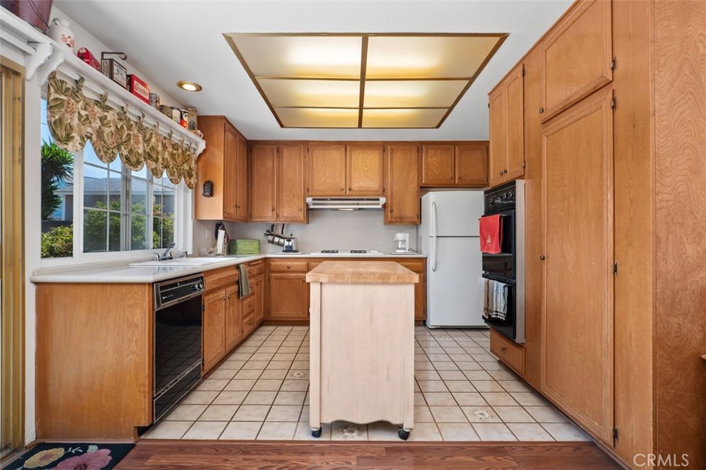 Orange, California, 92867, United States, 4 Bedrooms Bedrooms, ,2 BathroomsBathrooms,Residential,For Sale,1902467
