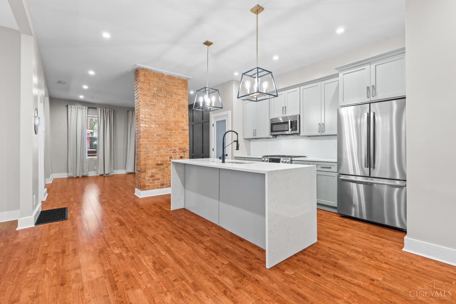 Cincinnati, Ohio, 45206, United States, 3 Bedrooms Bedrooms, ,3 BathroomsBathrooms,Residential,For Sale,1997229