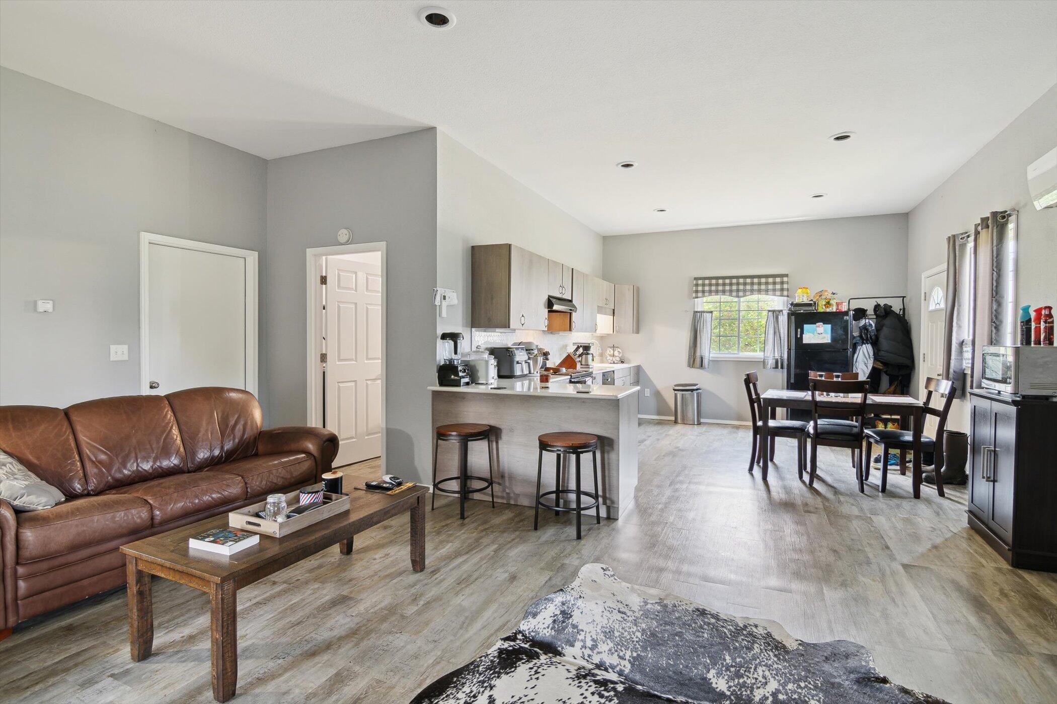 Hillsdale, Michigan, 49242, United States, 6 Bedrooms Bedrooms, ,4 BathroomsBathrooms,Residential,For Sale,1974672