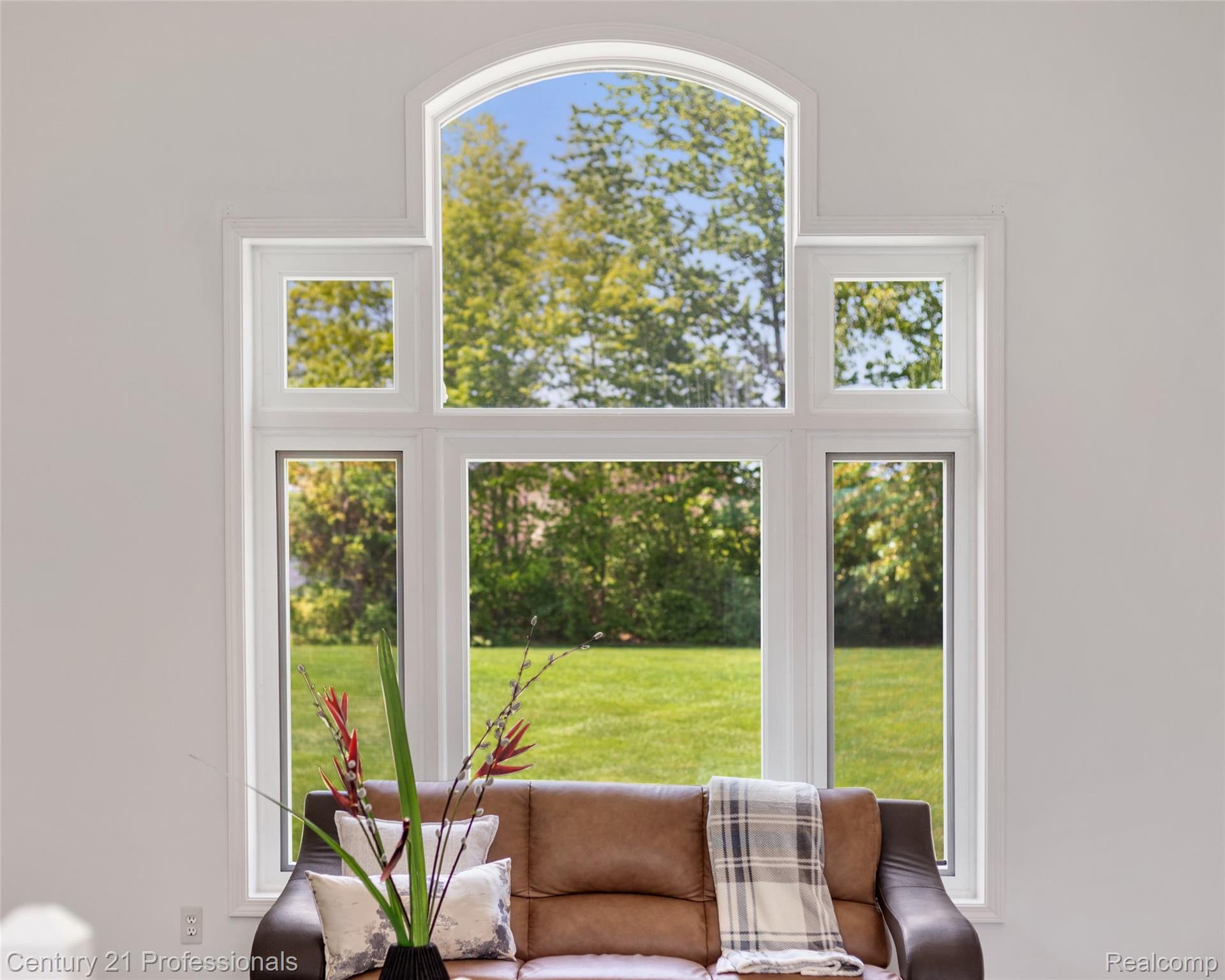 LakeOrion, Michigan, 48359, United States, 4 Bedrooms Bedrooms, ,3 BathroomsBathrooms,Residential,For Sale,1973715