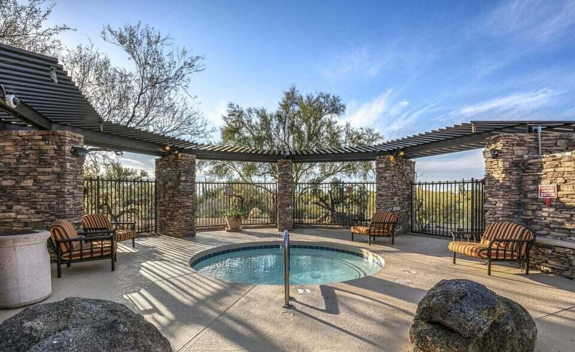  7696 E Moura Dr  Scottsdale, AZ - 物件實景