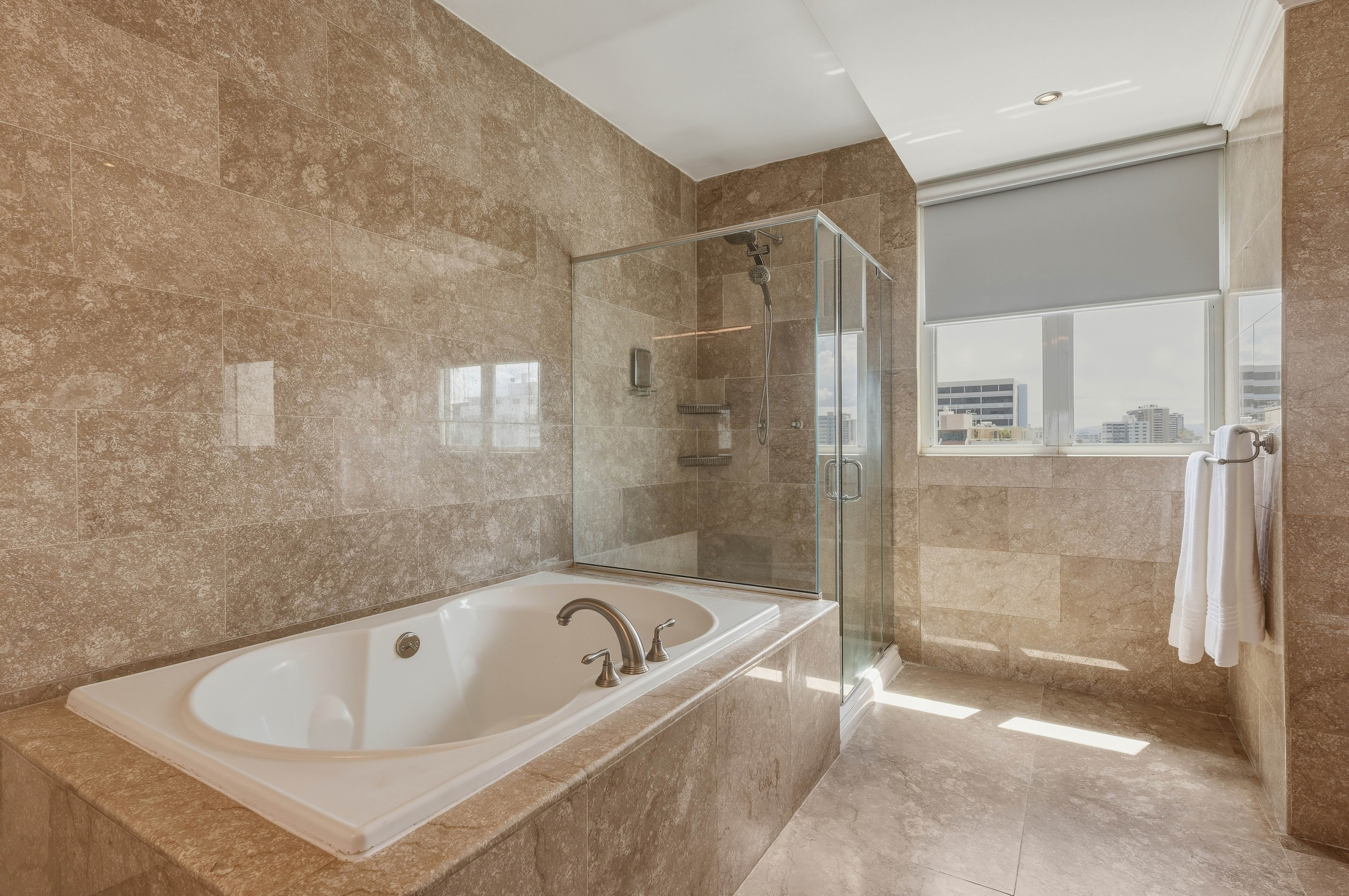  Oceanview Elegance at Marymar - 物件實景