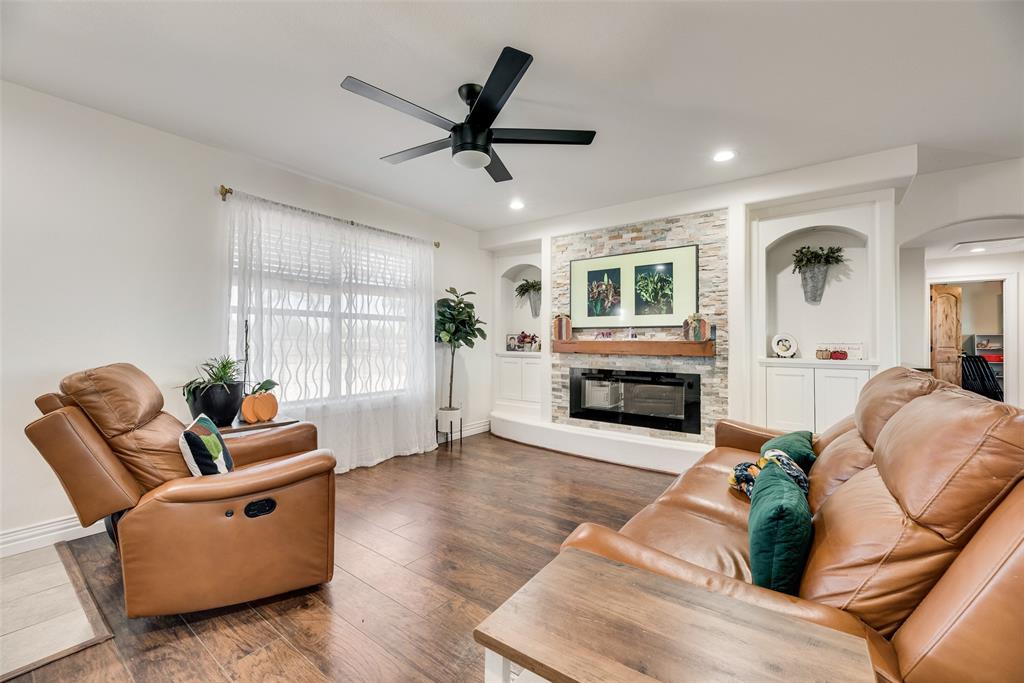 Royse City, Texas, 75189, United States, 4 Bedrooms Bedrooms, ,2 BathroomsBathrooms,Residential,For Sale,1987072