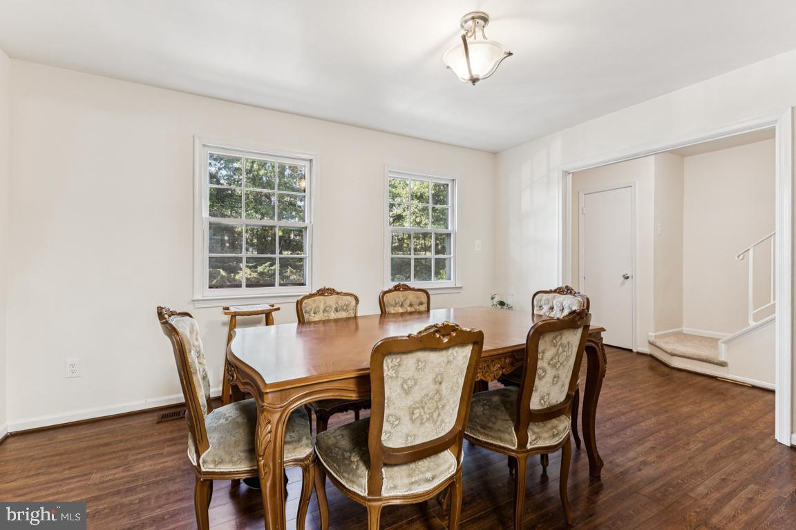 Fairfax, Virginia, 22032, United States, 3 Bedrooms Bedrooms, ,4 BathroomsBathrooms,Residential,For Sale,1980296