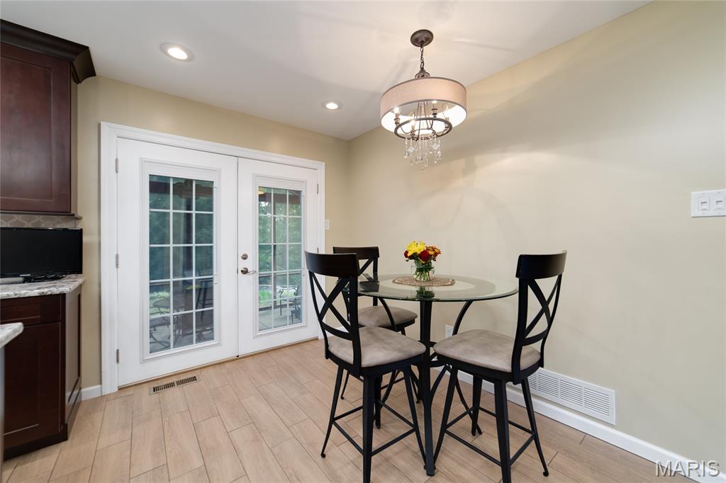 Chesterfield, Missouri, 63017, United States, 4 Bedrooms Bedrooms, ,3 BathroomsBathrooms,Residential,For Sale,1966337