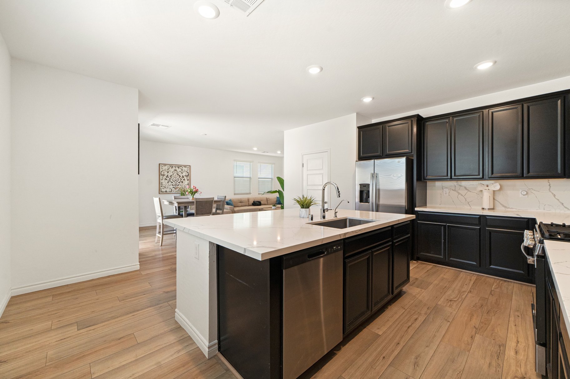  Like new 4-bedroom home, built in 2022 with modern upgrades - 物件實景