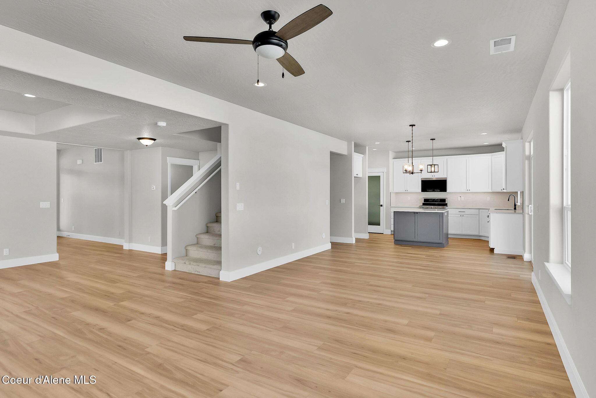 Rathdrum, Idaho, 83858, United States, 4 Bedrooms Bedrooms, ,2 BathroomsBathrooms,Residential,For Sale,1998808