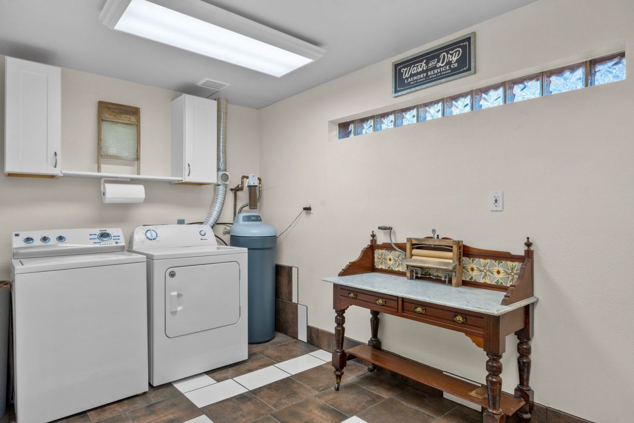 Sandia Park, New Mexico, 87047, United States, 3 Bedrooms Bedrooms, ,2 BathroomsBathrooms,Residential,For Sale,1987919