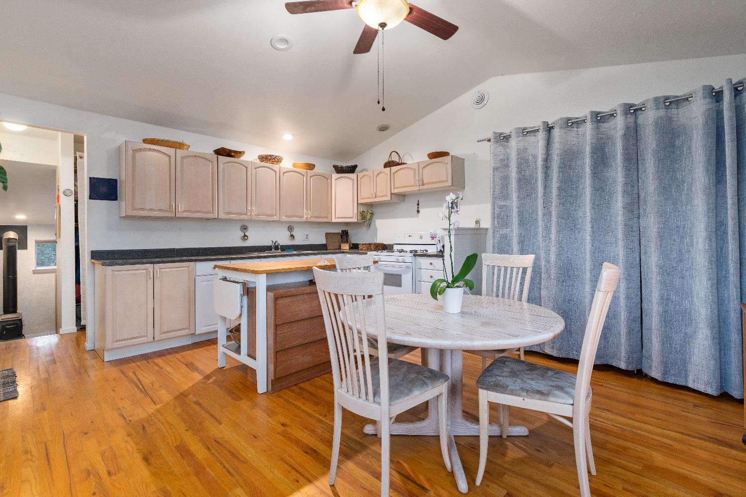 Camptonville, California, 95922, United States, 1 Bedroom Bedrooms, ,2 BathroomsBathrooms,Residential,For Sale,1938019