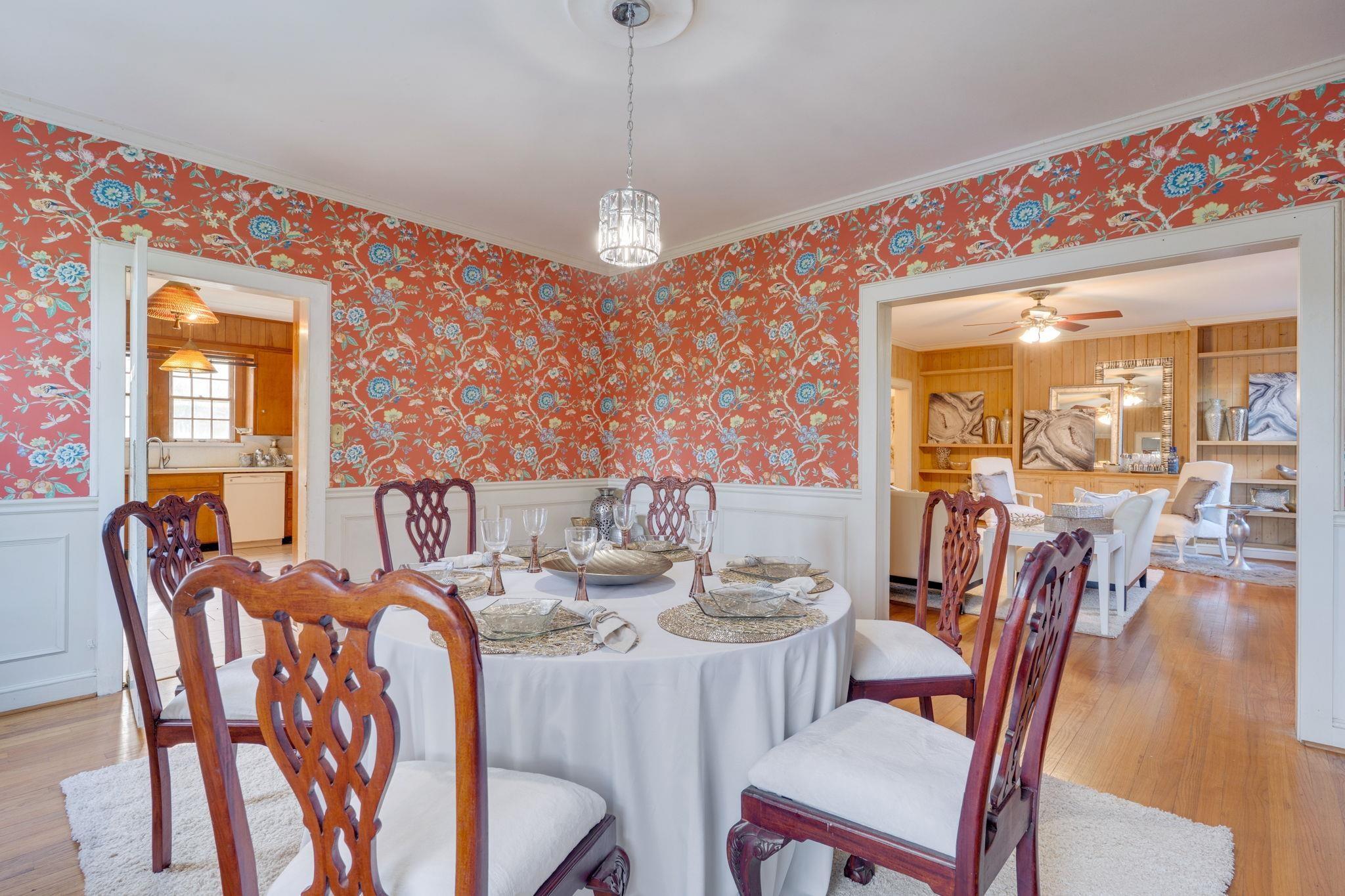 Tallahassee, Florida, 32301, United States, 4 Bedrooms Bedrooms, ,2 BathroomsBathrooms,Residential,For Sale,1971619