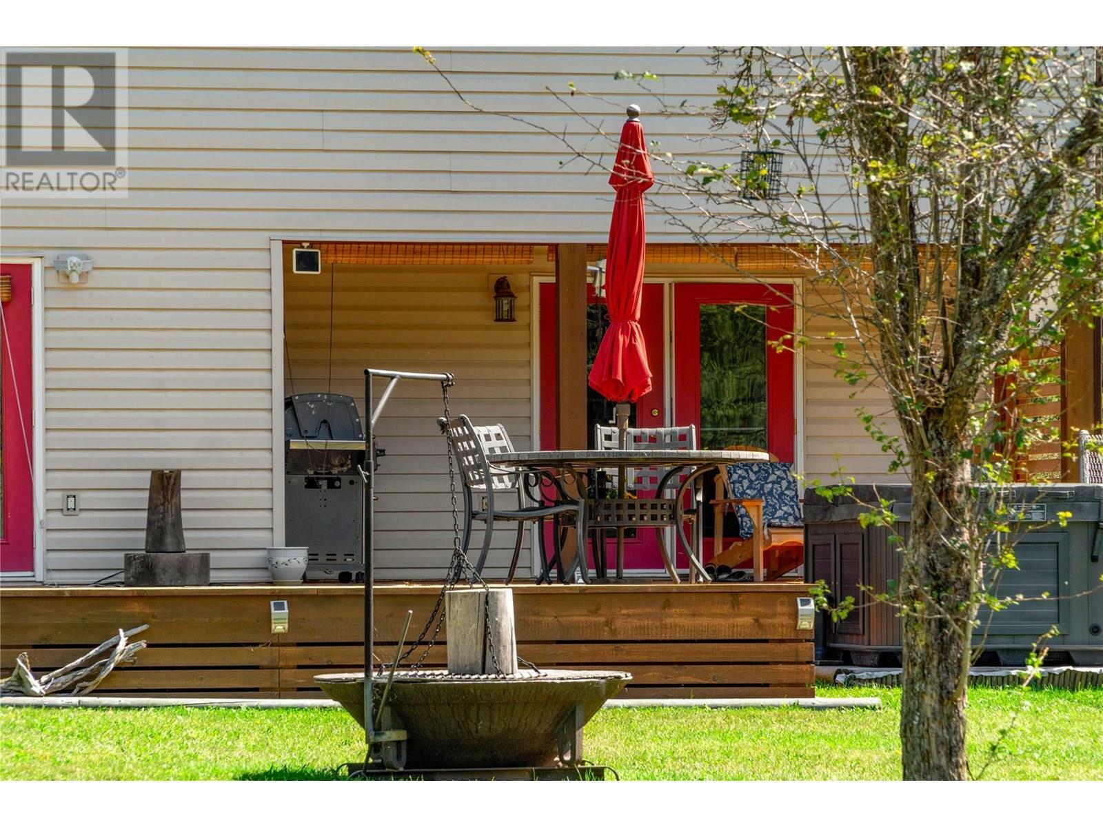 CASTLEGAR, British Columbia, V1N 4S6, CA, 4 Bedrooms Bedrooms, ,3 BathroomsBathrooms,Residential,For Sale,1859816
