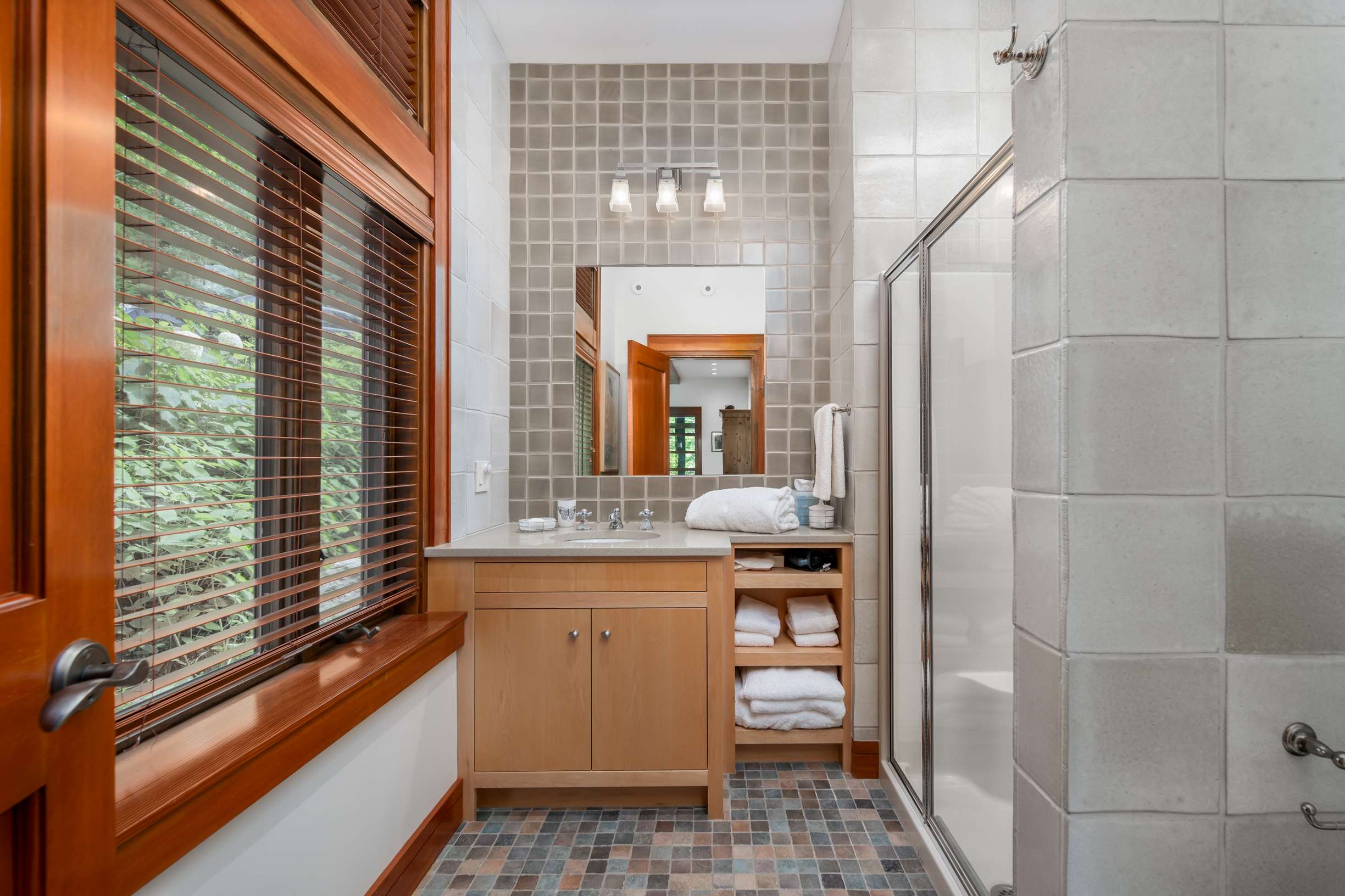  Kezar Lake Contemporary Retreat with Lakeside Boathouse & Dock - 物件實景