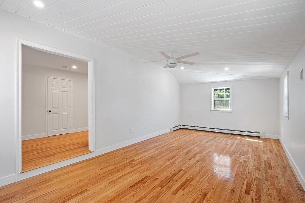 Exeter, New Hampshire, 03833, United States, 4 Bedrooms Bedrooms, ,3 BathroomsBathrooms,Residential,For Sale,1927852