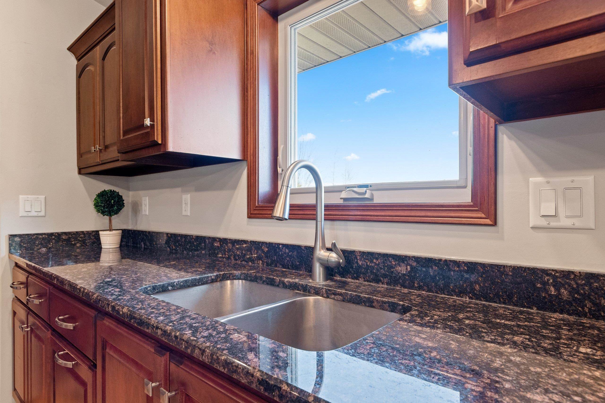 DE PERE, Wisconsin, 54115, United States, 5 Bedrooms Bedrooms, ,4 BathroomsBathrooms,Residential,For Sale,2048678
