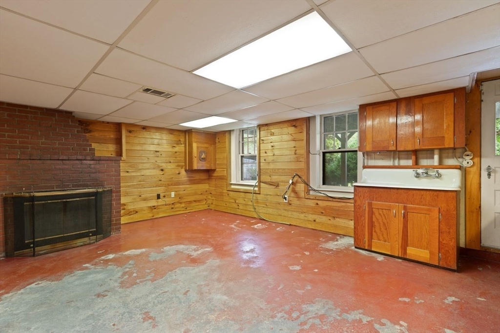 Wareham, Massachusetts, 02571, United States, 5 Bedrooms Bedrooms, ,3 BathroomsBathrooms,Residential,For Sale,1987680