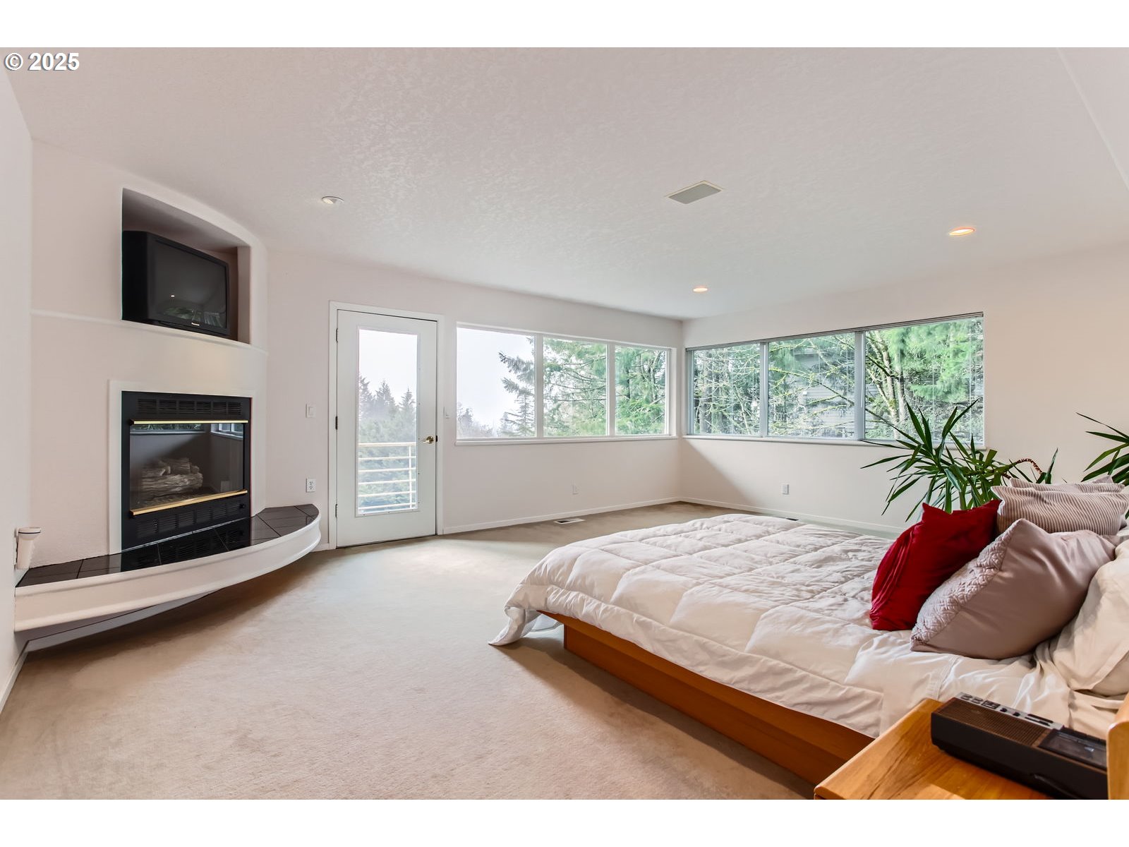 Portland, Oregon, 97229, United States, 3 Bedrooms Bedrooms, ,4 BathroomsBathrooms,Residential,For Sale,1982517