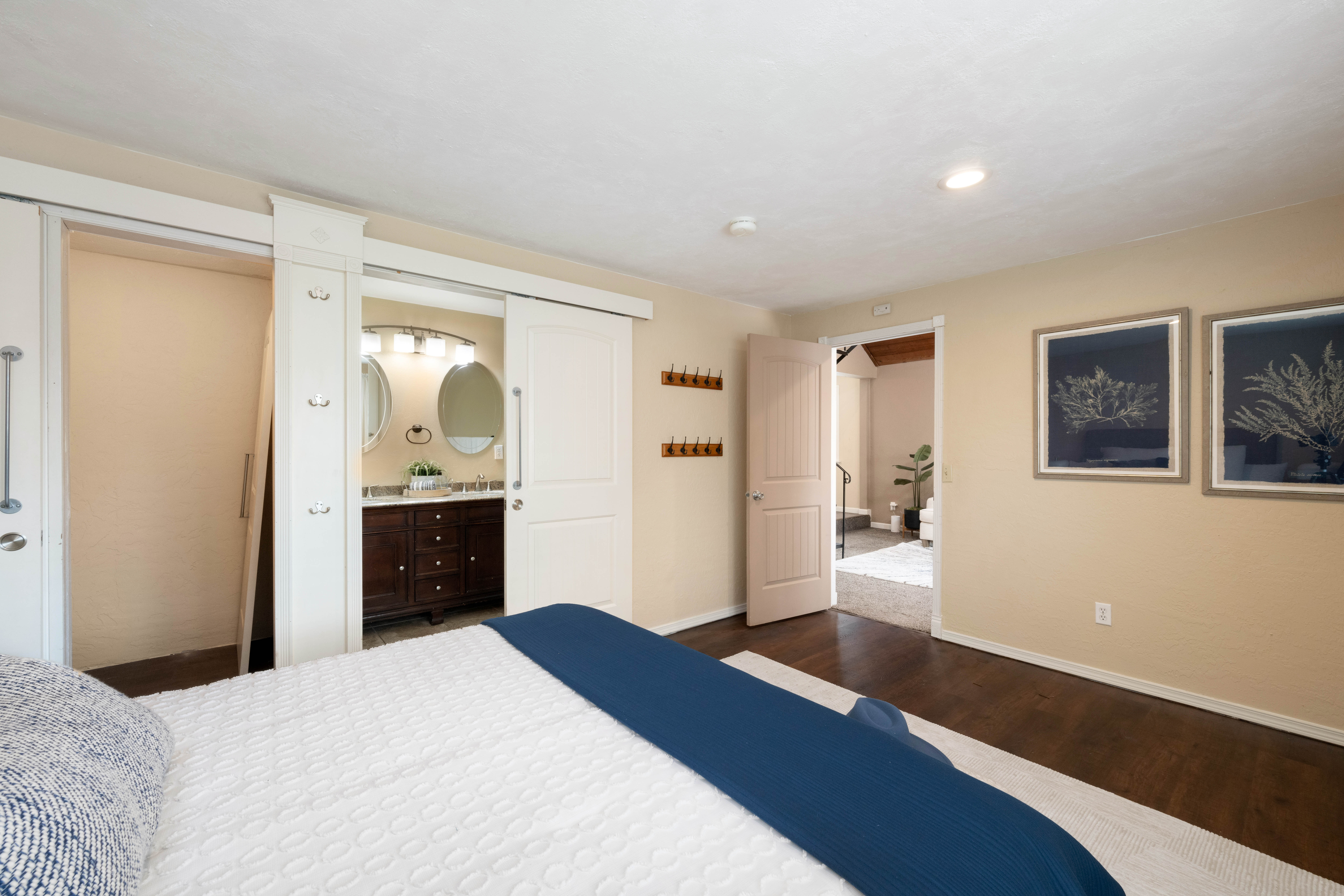  Turn Key Charm with Primary Suite and Loft - 物件實景