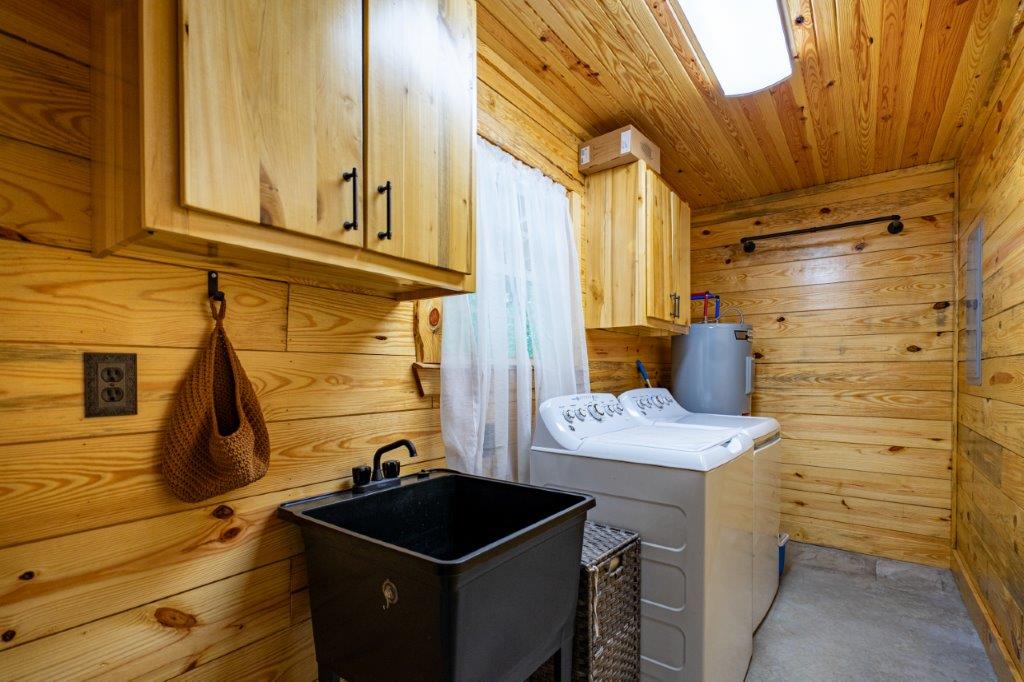 LaGrange, Georgia, 30240, United States, 2 Bedrooms Bedrooms, ,2 BathroomsBathrooms,Residential,For Sale,1865221