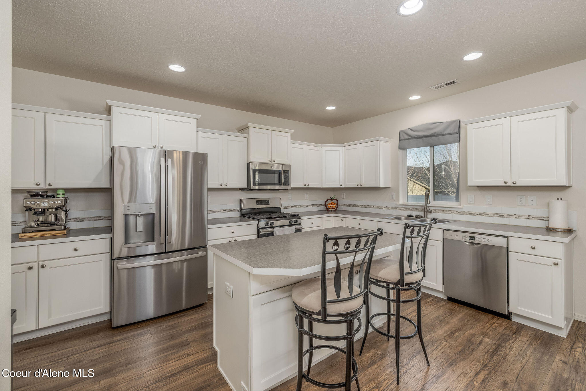 Post Falls, Idaho, 83854, United States, 3 Bedrooms Bedrooms, ,2 BathroomsBathrooms,Residential,For Sale,1996054