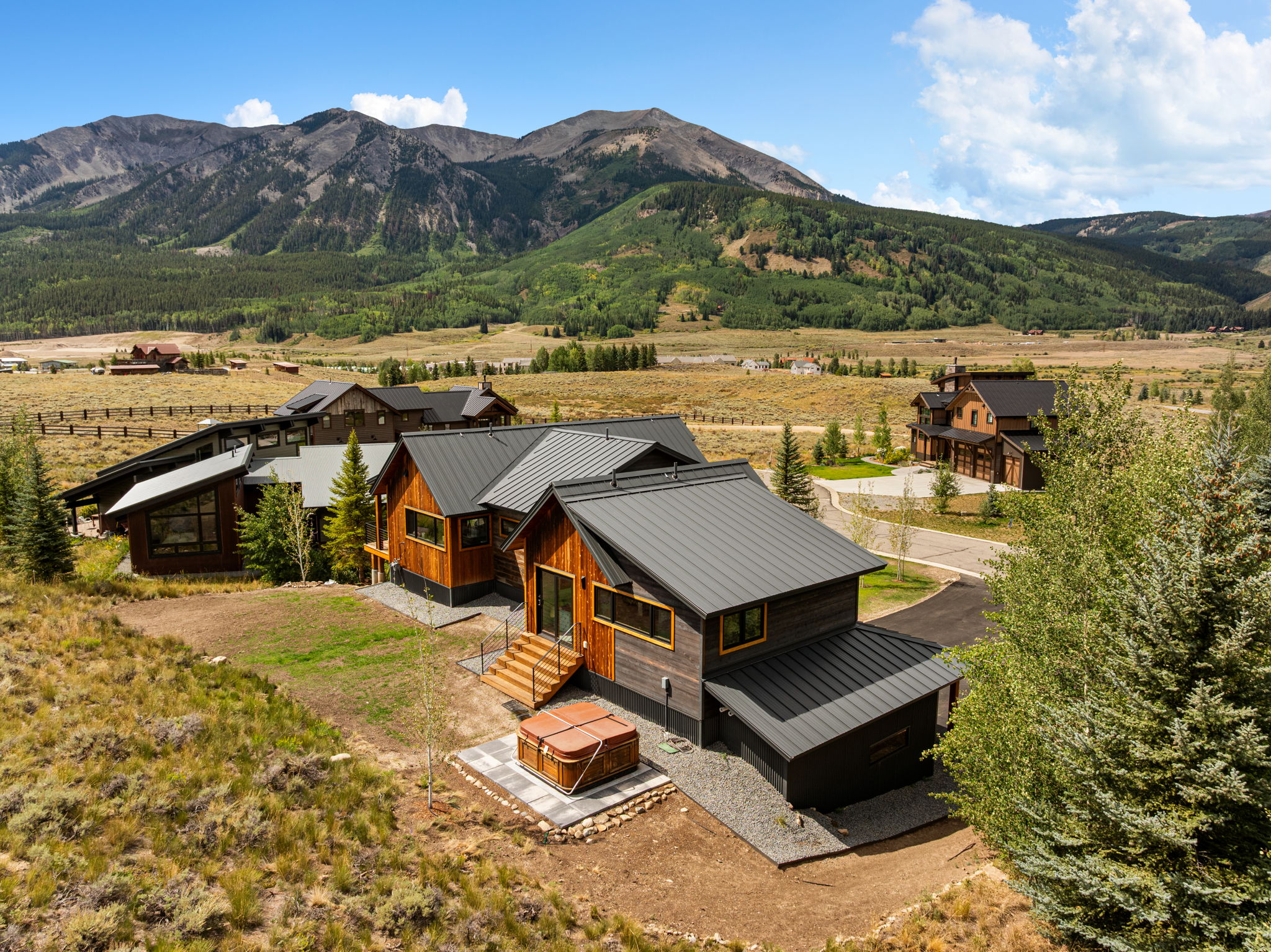  Quiet Cul-De-Sac Location In the Highly Desirable Larkspur Community - 物件實景