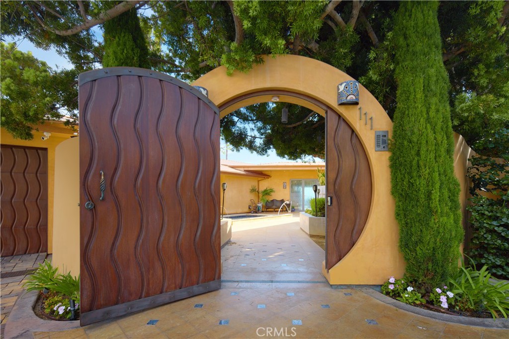 111 S La Senda Drive, Laguna Beach, California, 92651, United States, 4 Bedrooms Bedrooms, ,7 BathroomsBathrooms,Residential,For Sale,111 S La Senda Drive,1625085