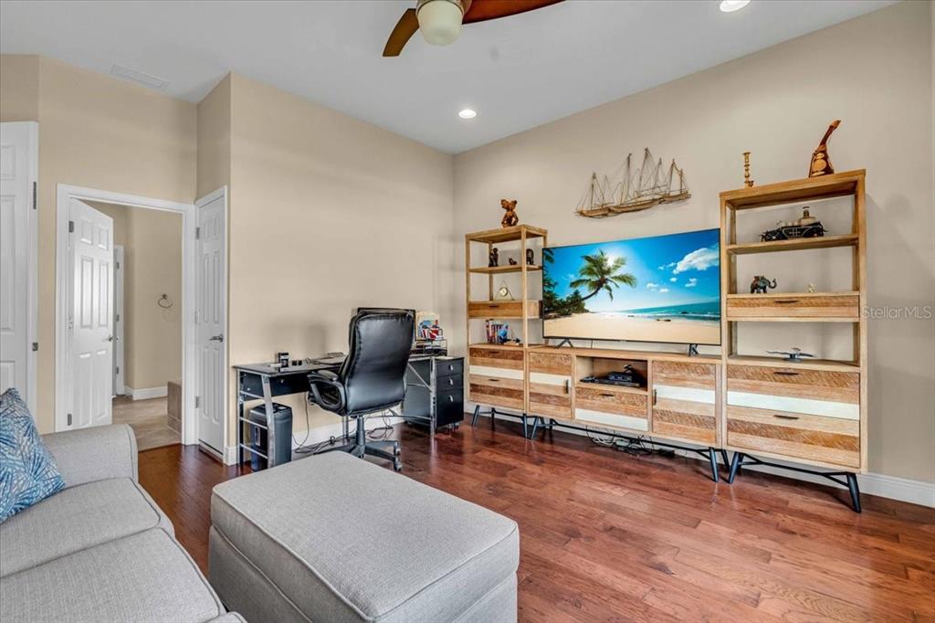 Bradenton, Florida, 34212, United States, 3 Bedrooms Bedrooms, ,3 BathroomsBathrooms,Residential,For Sale,1759767